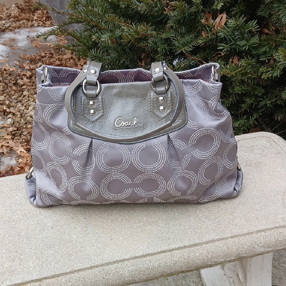 Coach Ashley Dotted Op Art Carryall Bag. F20049